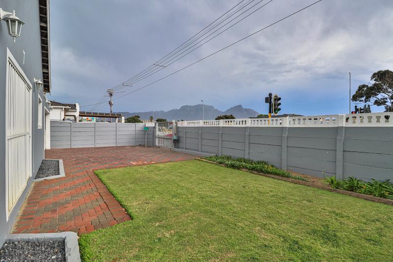 3 Bedroom Property for Sale in Wetton Western Cape